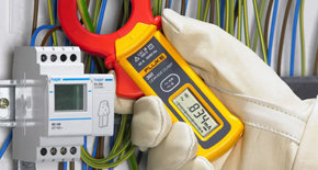 电测计量要测量各种电参量、如电压、电流、频率、功率因数、有功功率、无功功率等。本期我们说说什么是电流？